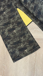 QUAR7IERR WMS CAMO BARREL JEANS