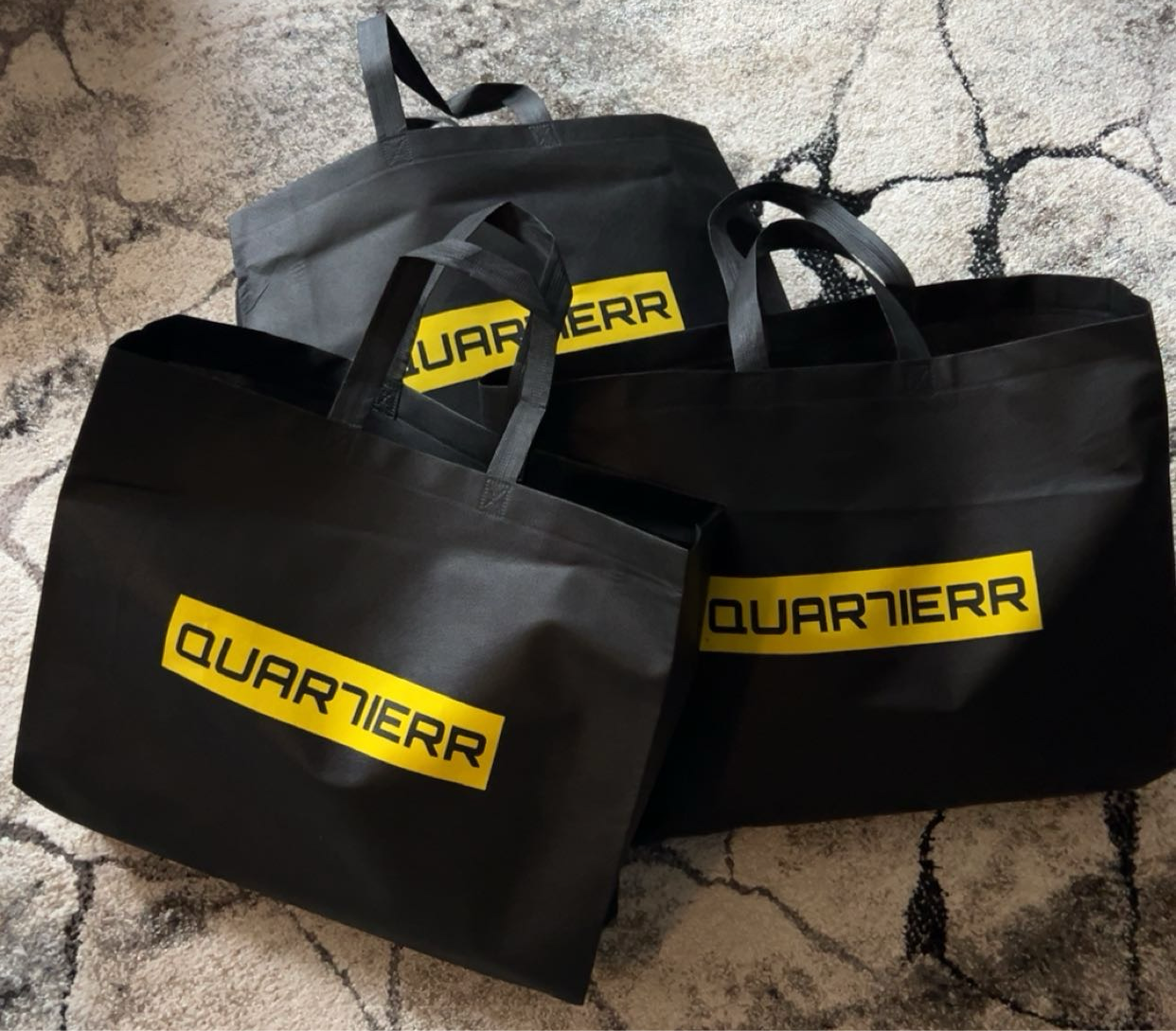 QUAR7IERR GROCERY TOTE BAG