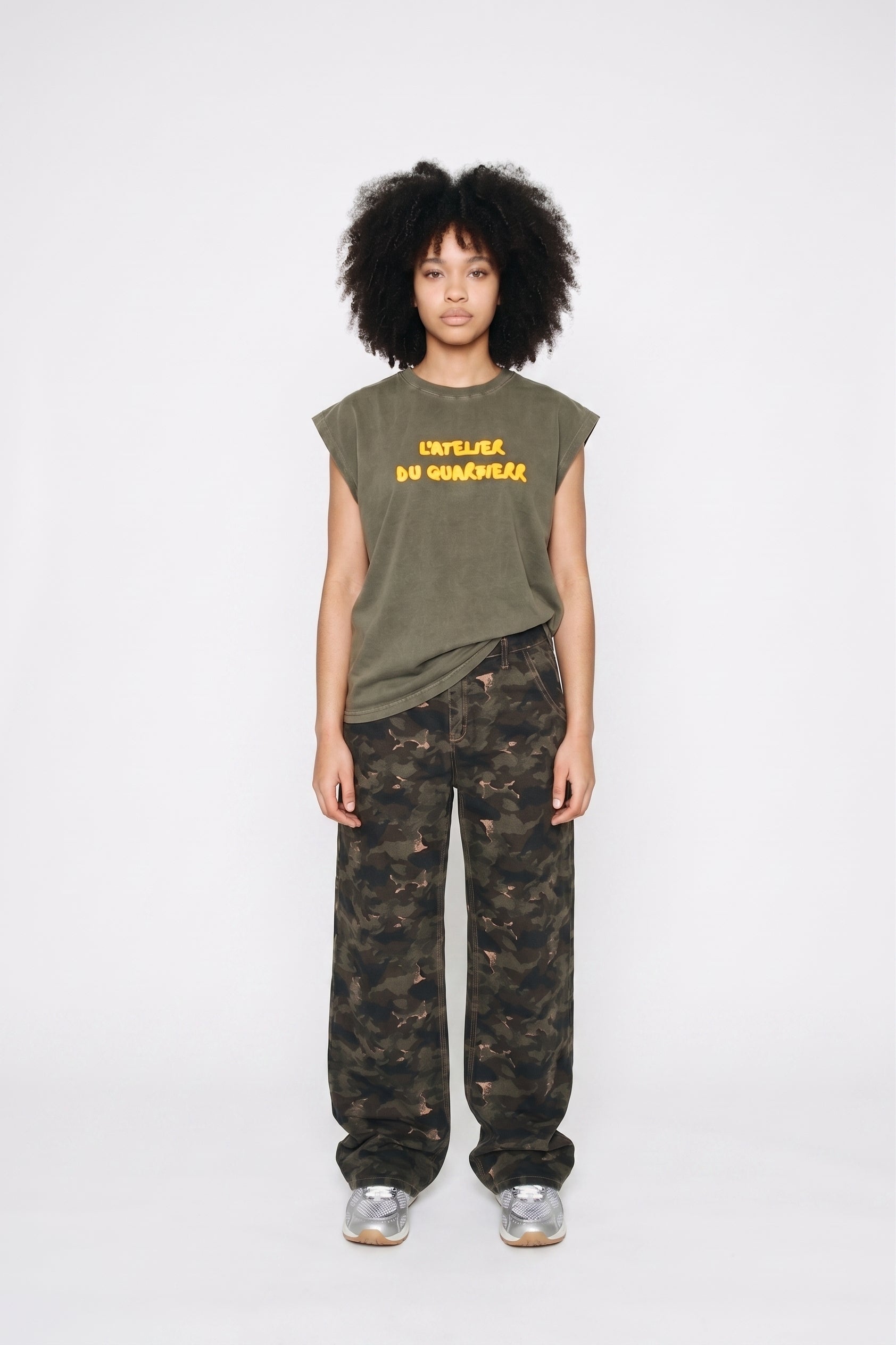QUAR7IERR CAMO WIDE LEG JEANS